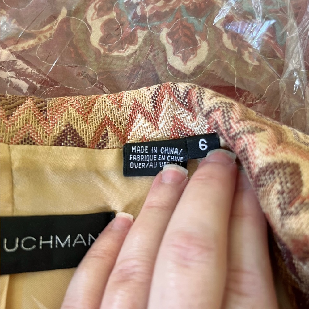 Dana Buchman Skirt Suit: Size 4 Skirt & Size 6 Blazer - Picture 7 of 9